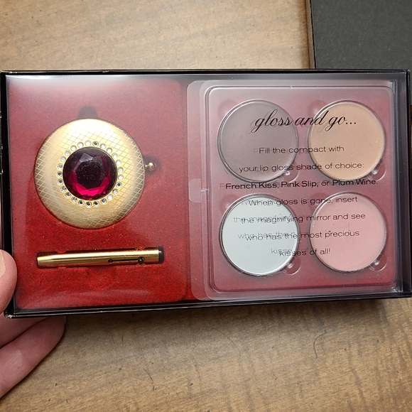 Vintage Victoria's Secret Precious Kisses Palette - HTF, Discontinued - Picture 4 of 4